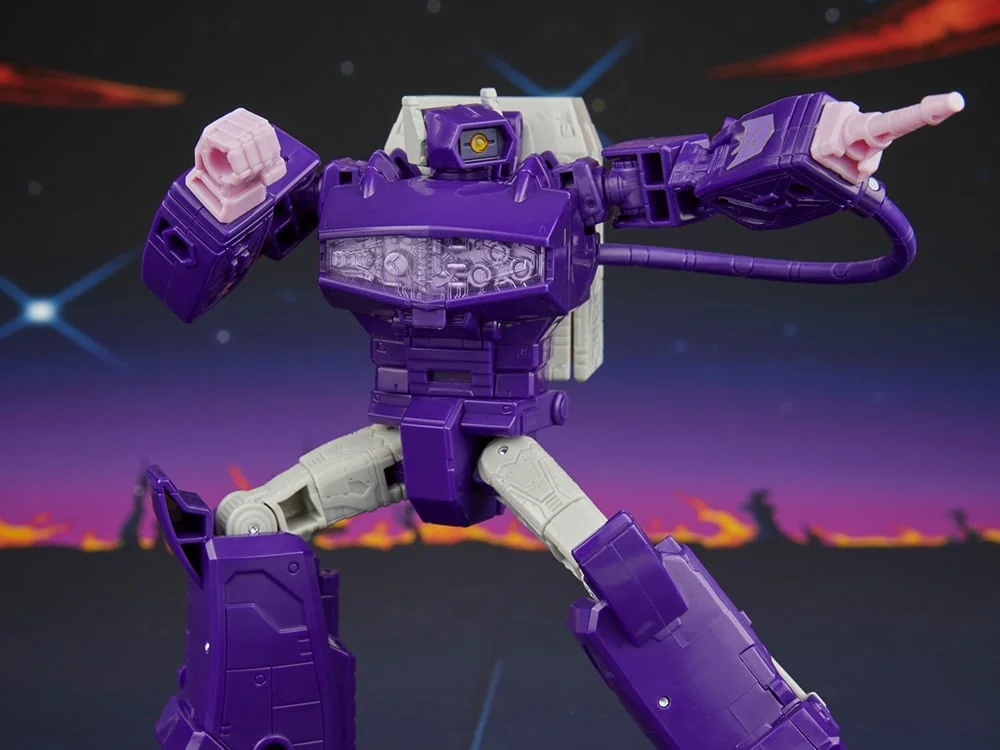The Transformers: The Movie Studio Series 86 Voyager Class Shockwave Action Figure