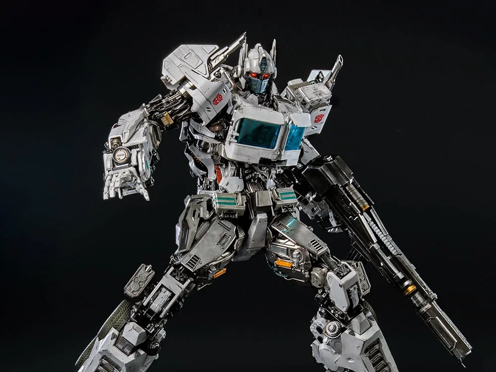 Transformers: Bumblebee Premium Ultra Magnus Limited Edition Action Figure