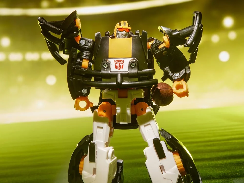 Transformers Collaborative NFL x Transformers Pittsburgh Steelers Steelsmash Action Figure