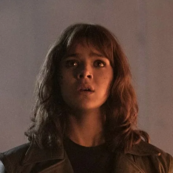 Hailee Steinfeld as Charlie Watson