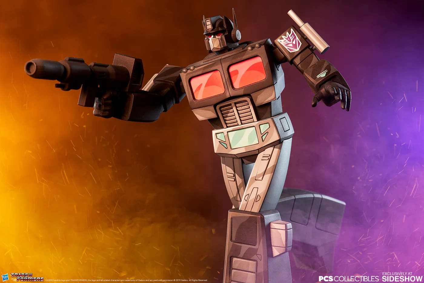 Nemesis Prime Classic Scale Statue view 3